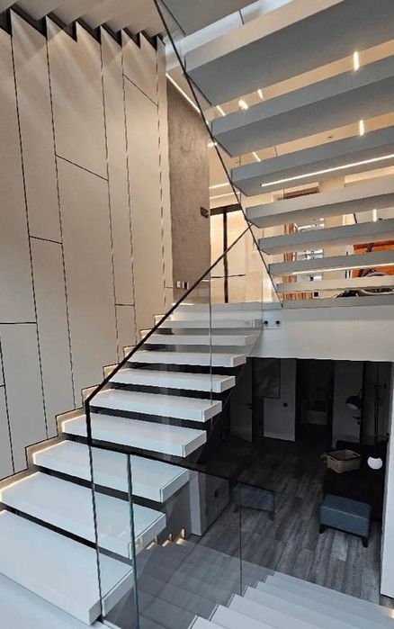 Стеклянный перила