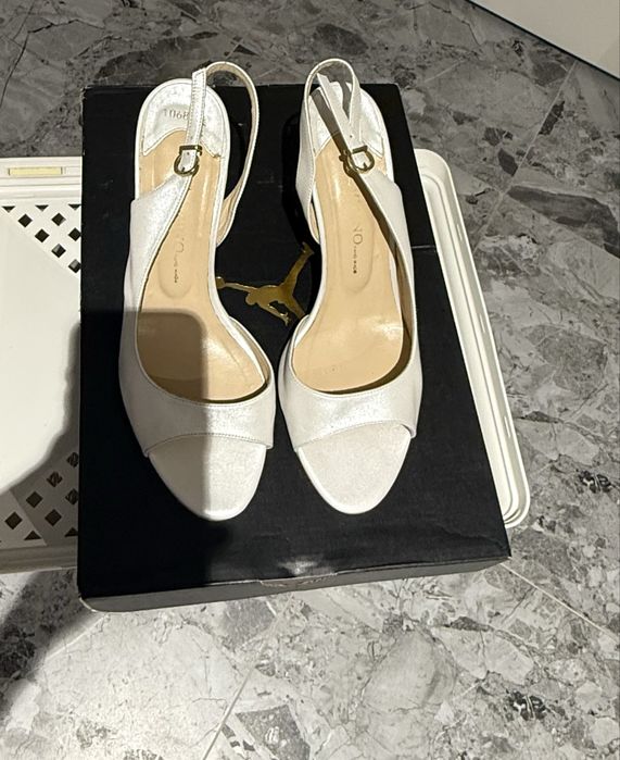 Женские туфли