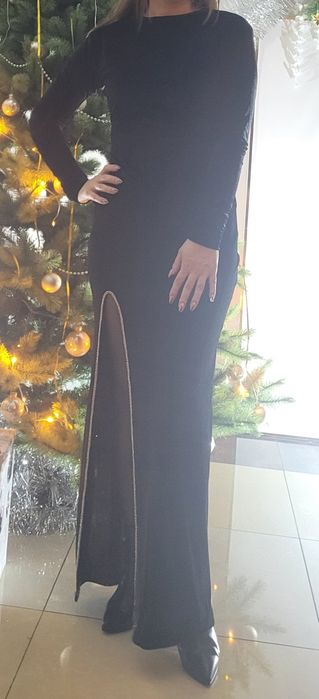 Платье велюр чёрное 42 размера