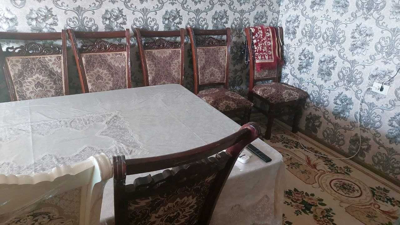 Стол стул для гостиной