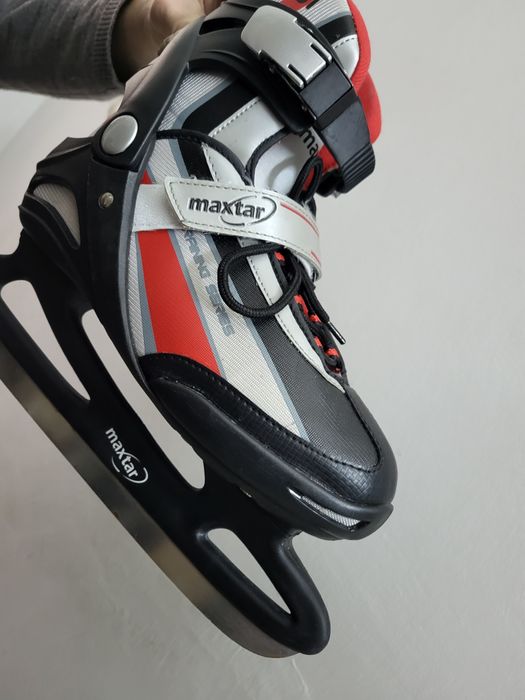 Vând patine mărimea 40