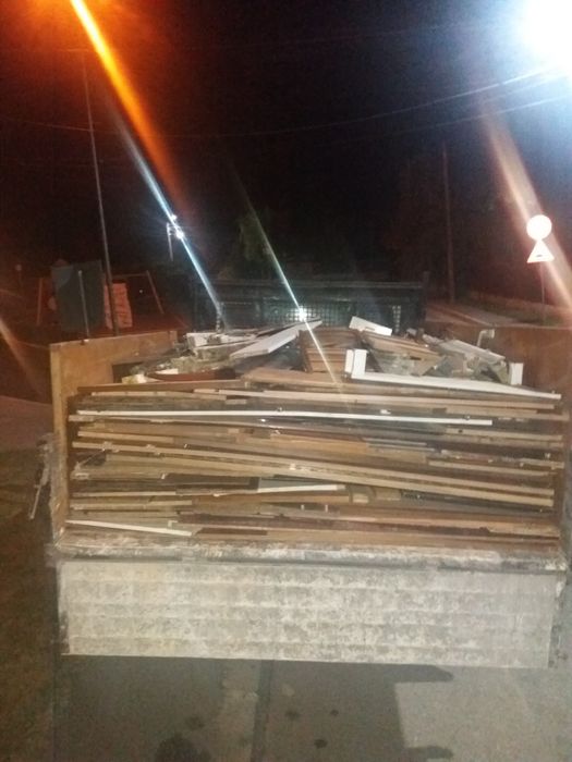 Lemne de foc din mobila veche