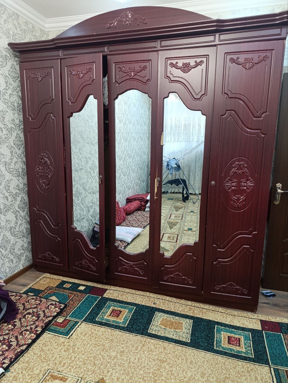 Продам шфанер для спальни