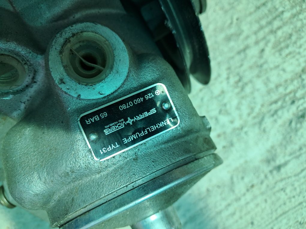 Хидравлична помпа мерцедес 123 Mercedes 123