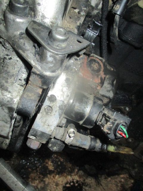 Pompa inalta motorina injectie Bmw seria 3 E46 seria 5 E39 motor 2,0 d