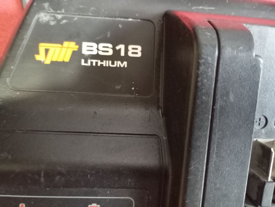 Спит зарядно устройство 18 волта