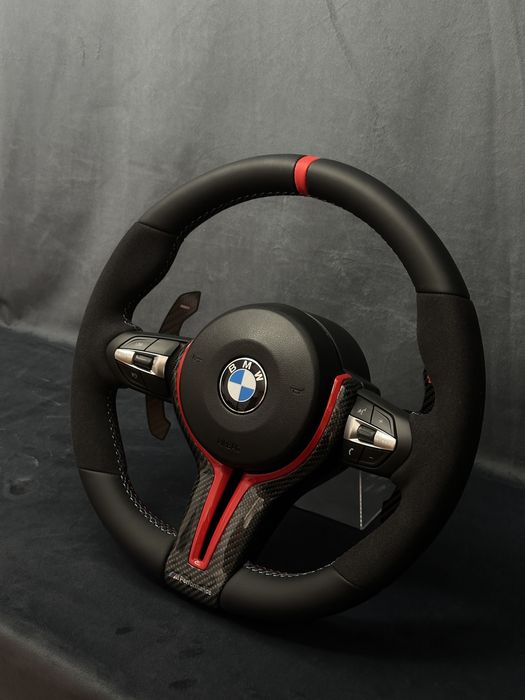 Volan custom BMW M Performance carbon/alcantara