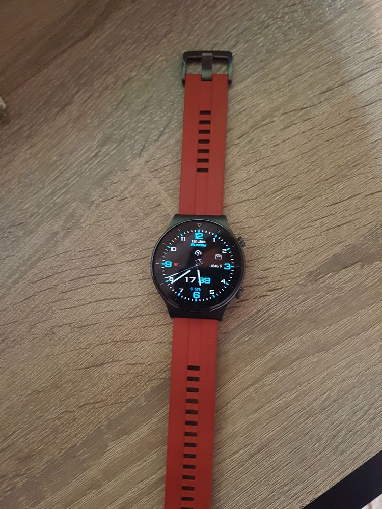 Часовник Huawei GT 2 Pro