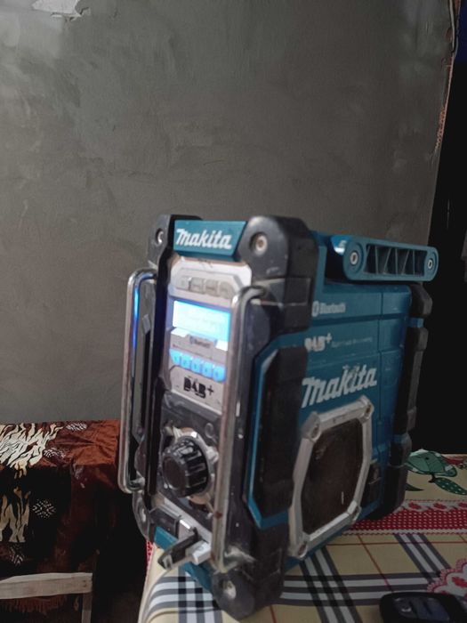 Boxa makita foarte buna pentru santiere