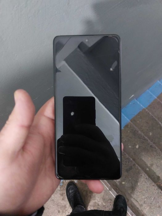 Продаю телефон POCO X5 pro 5G