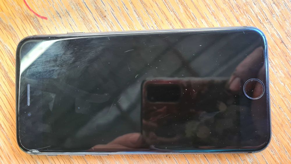 Iphone 8 64GB 80%батерия