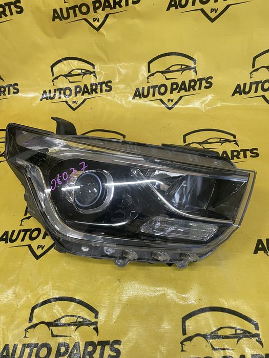 Фара передняя правая Хундай Н1/Гранд Старех 17-22