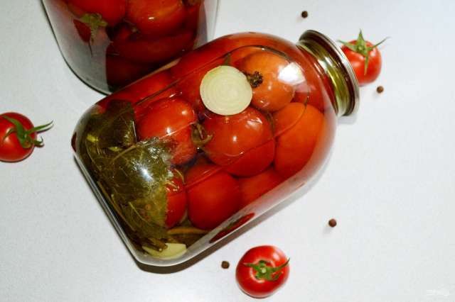 Продам соленые помидоры и огурцы