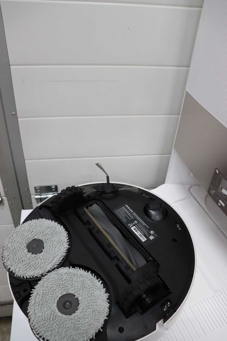 Прахосмукачка робот Dreame L20 Ultra COMPLETE RLX41CE-1, до 180 минути