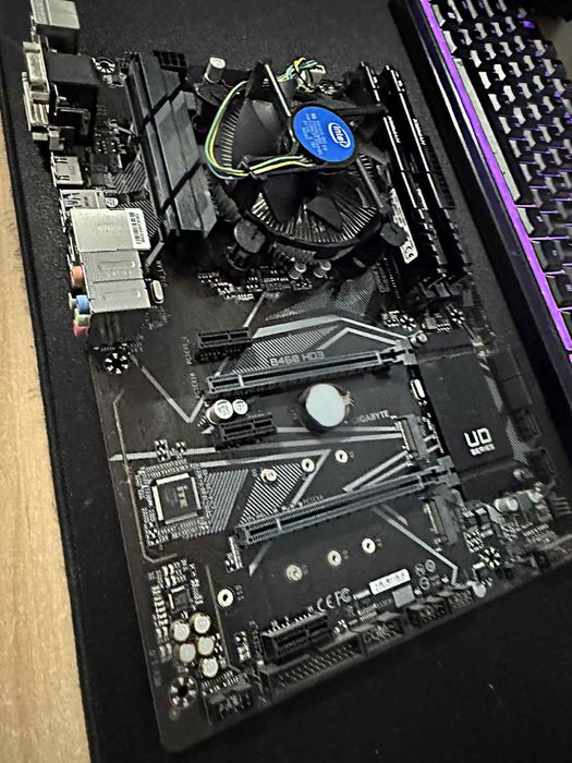 Kit Intel Core i5 10400F, placa de baza GIGABYTE B460 HD3, 16 GB RAMI