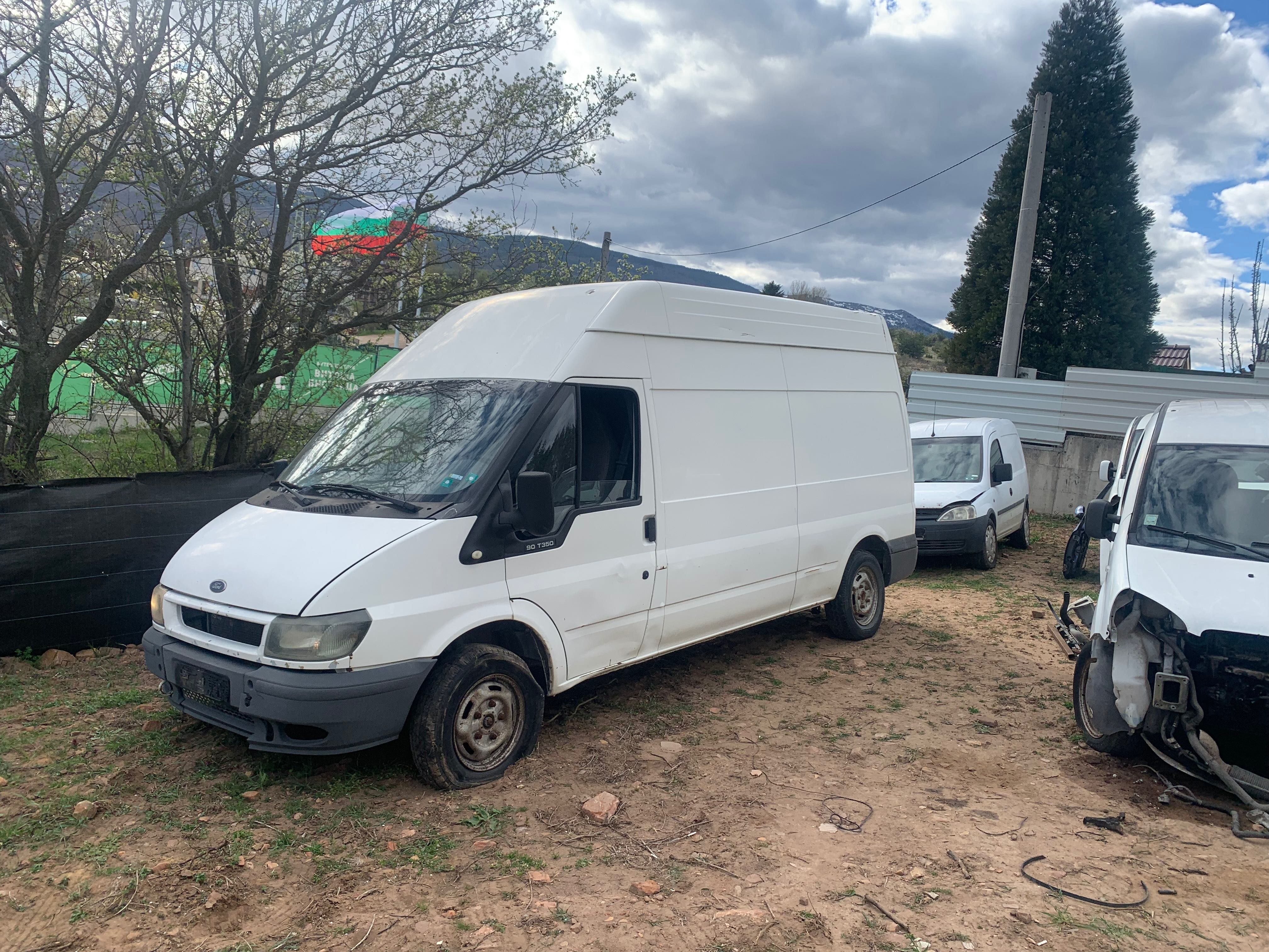 Ford Transit 2004г 2.4д
