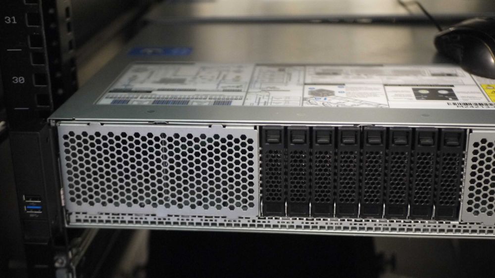 Server ultraperformant 2Tb RAM platinum 3 gen  128  60 tb ssd u2 NVME
