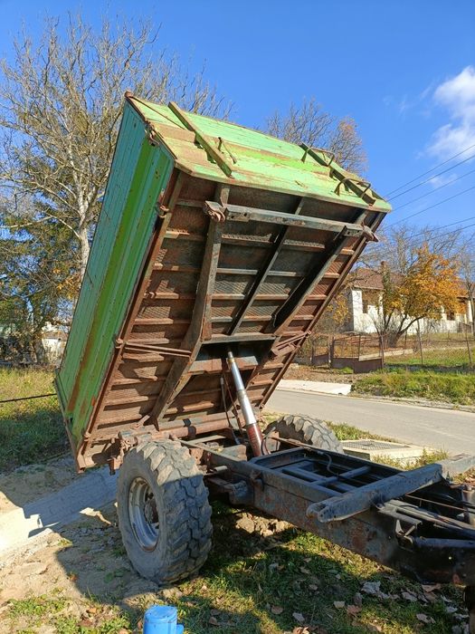 Remorcă agricolă basculabilă 5.66 T