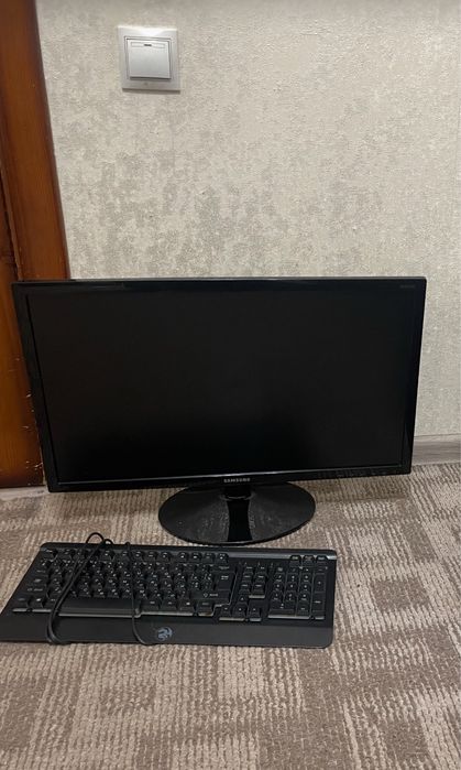 Продам монитор самсунг 24 дюйма