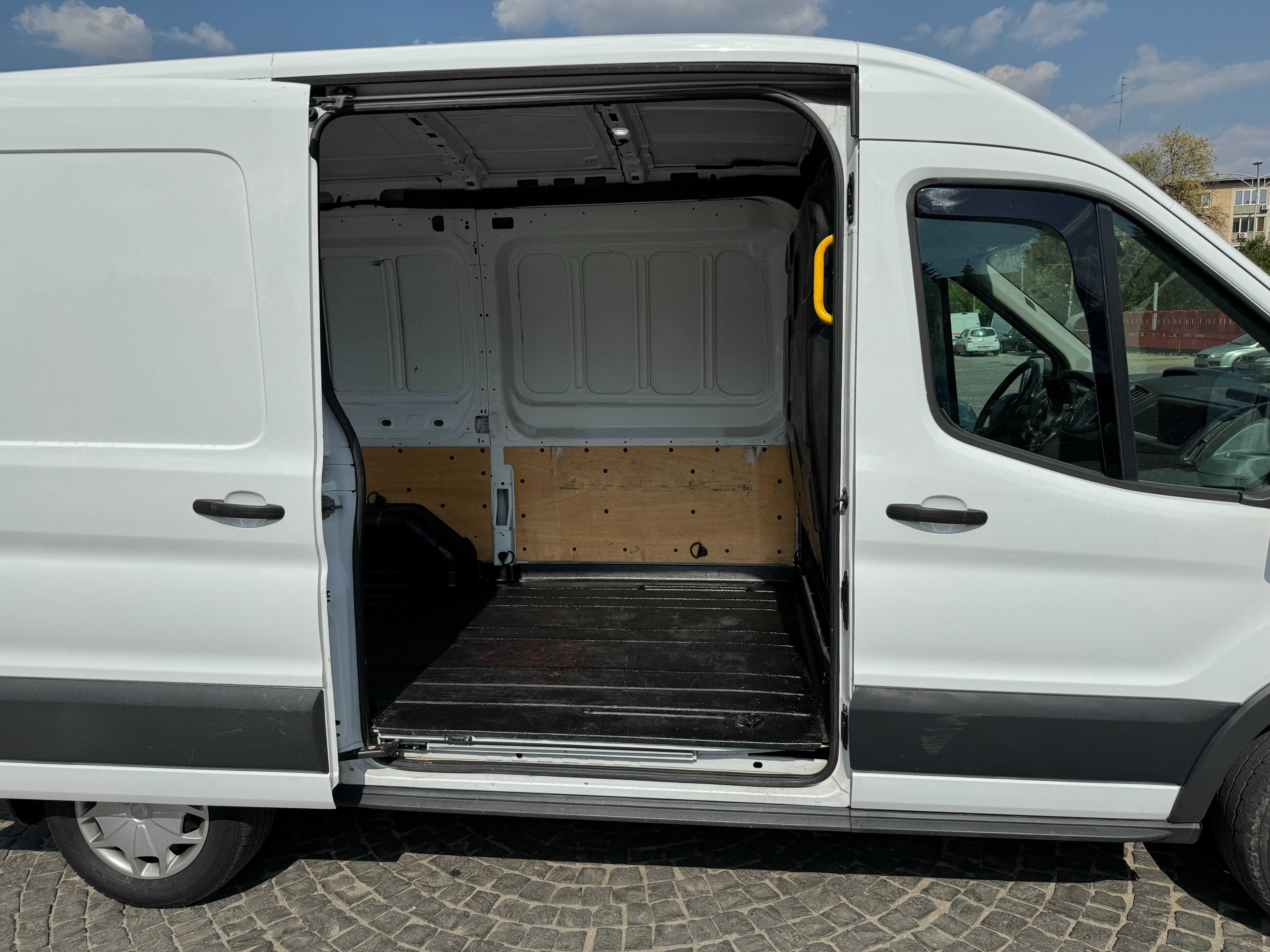 Ford Transit Furgon