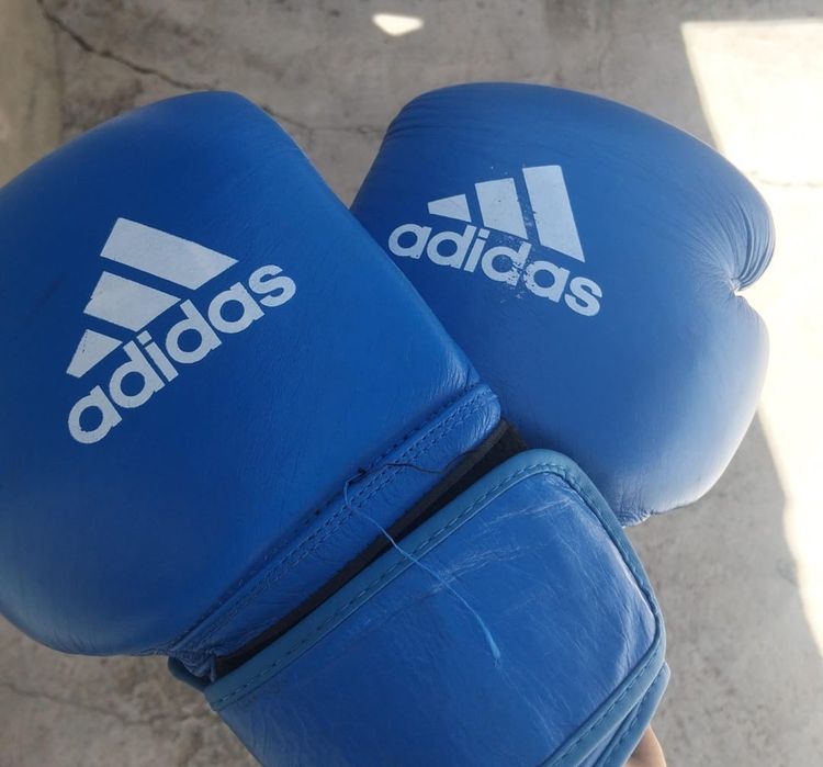 Боксёрские перчатки AIBA Adidas