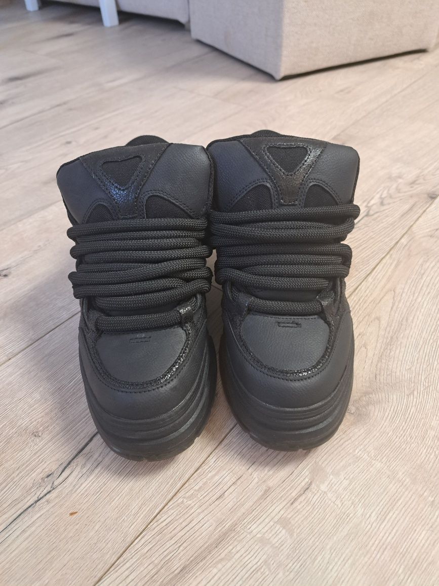 Adidasi bershka chunky negri