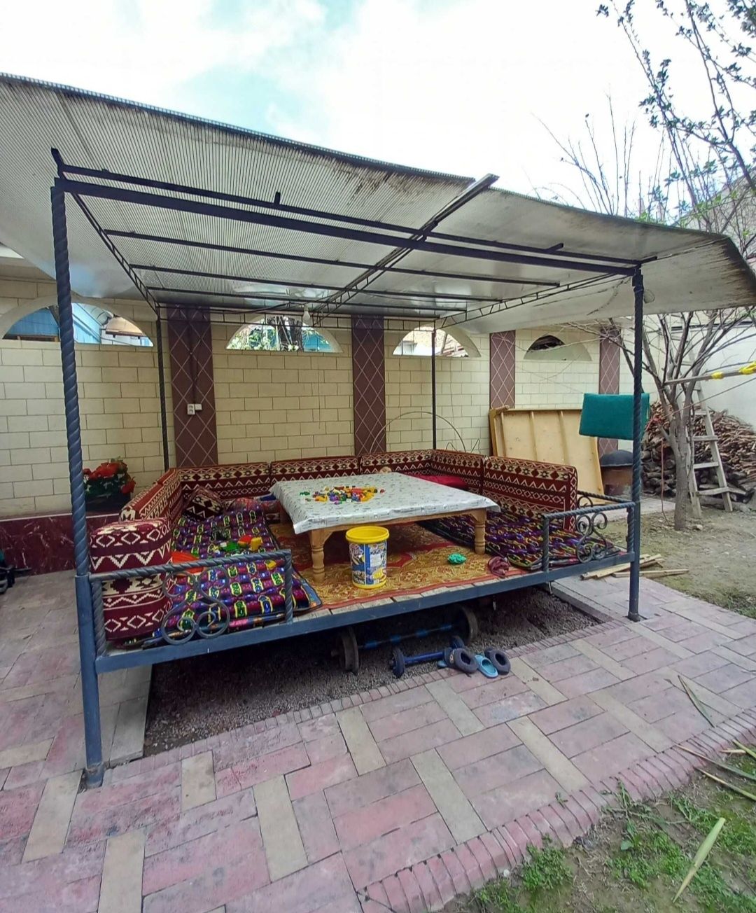 Срочно Продам  тапчан с матрасом 350$ оканчателно