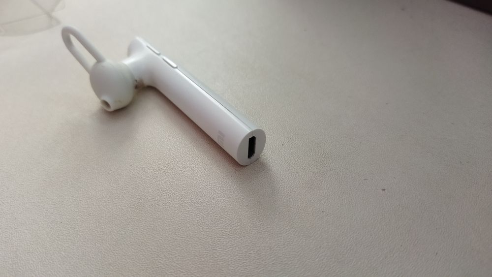 Bluetooth гарнитура Xiaomi Youth Edition