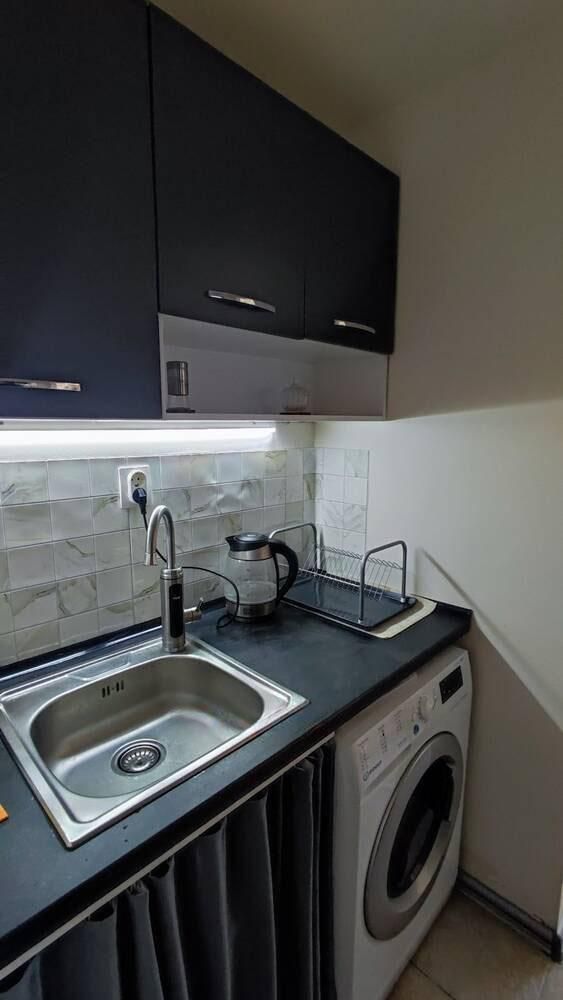 Продава се Едностаен апартамент в Бургас, Център - 24 кв.м за 3334 €/кв.м - Снимка #3