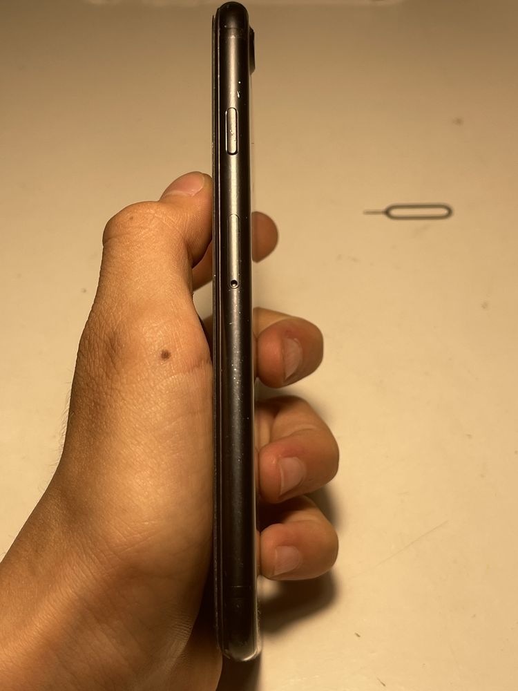 iPhone 7 в идеальном состояний