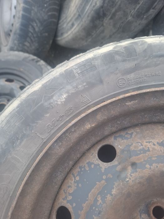 Vand 4 roti R 15 fiat au și anvelope 195 65 15 iarna