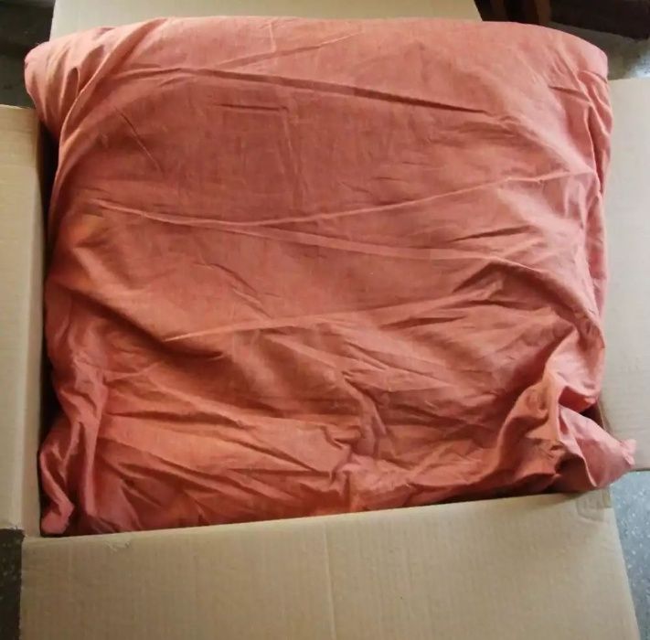 4 perne mari umplute cu puf /pene