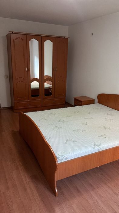 ÎNCHIRIEZ Apartament 2 camere,Centru