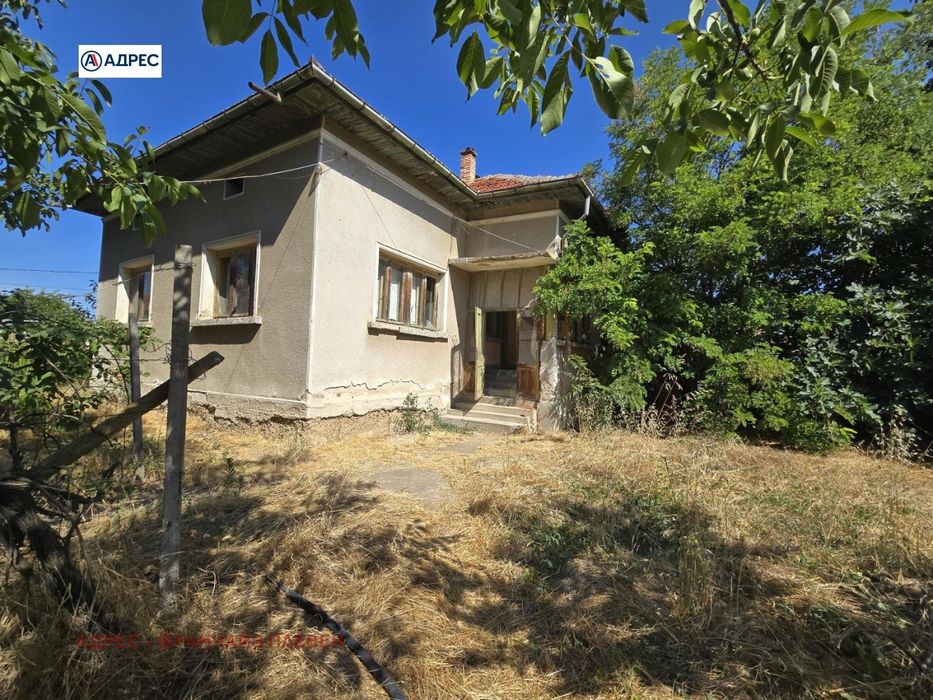 Къща в Плевен, област-гр.Гулянци площ 207 цена 24800
