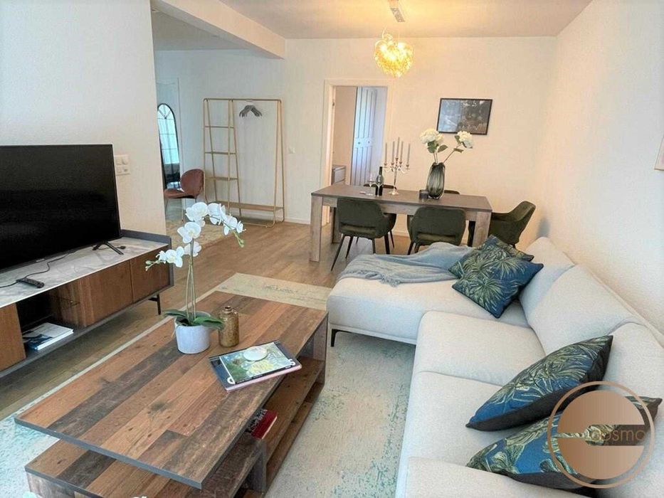 Дава се под наем Двустаен апартамент в София, Център - 65 кв.м за 459 € - Снимка #2