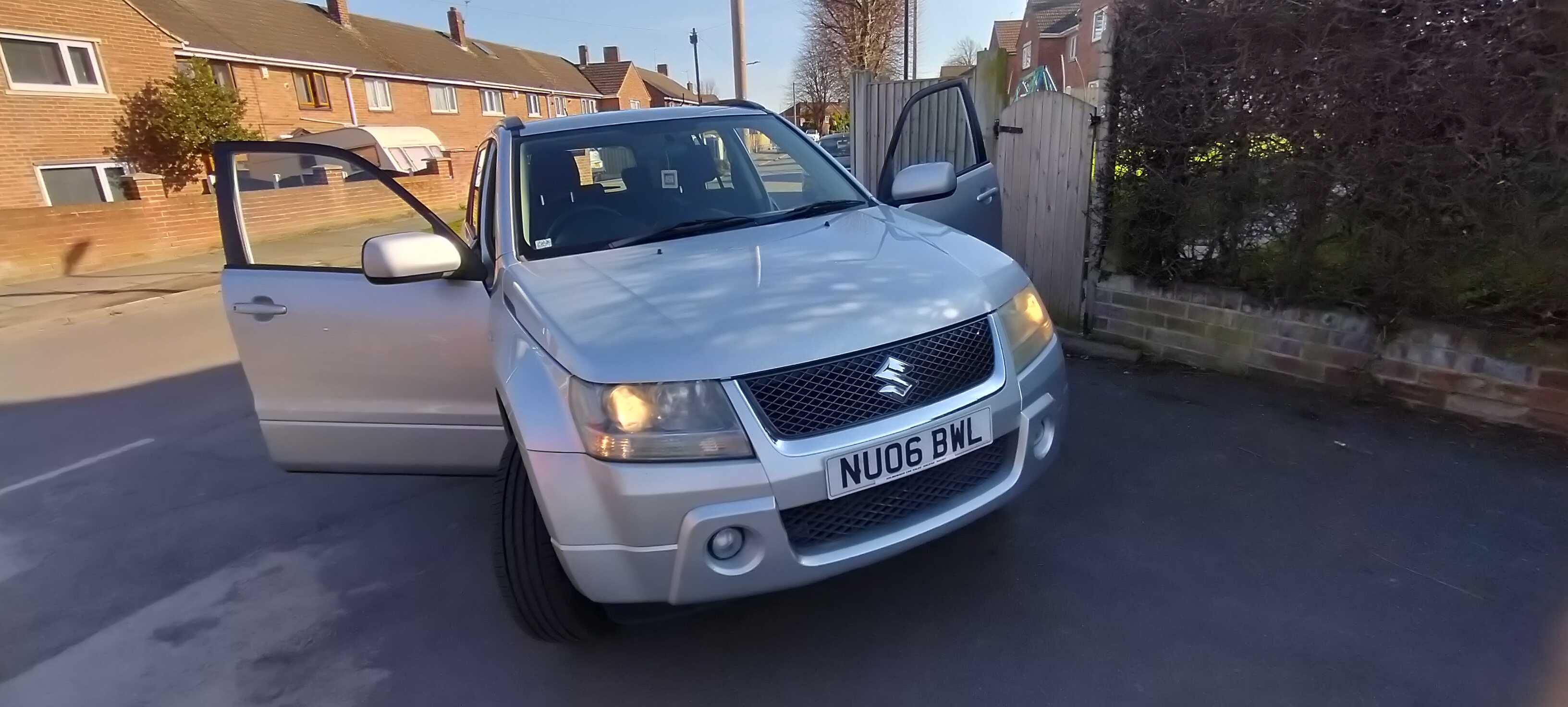 Suzuki Grand Vitara ДЕСЕН ВОЛАН 2.0 140к.с. Бензин