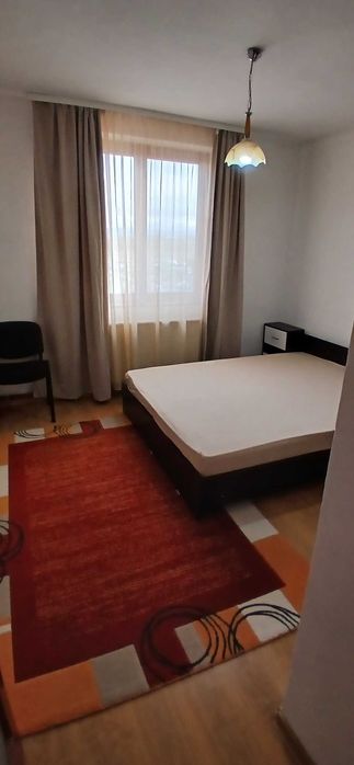 Apartament cu doua camere de inchiriat.