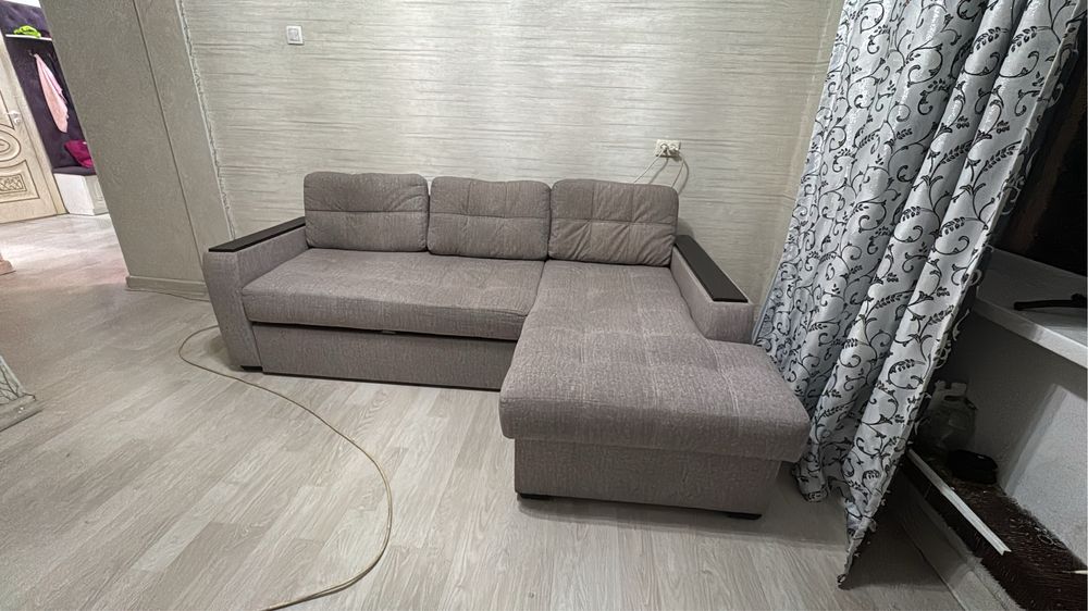 Диван для детской,для холла или гостинной