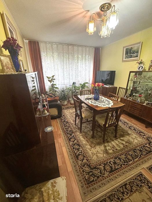 Apartament spatios, 3 camere semidecomandate, etaj 1 din 4, Tiglina 3