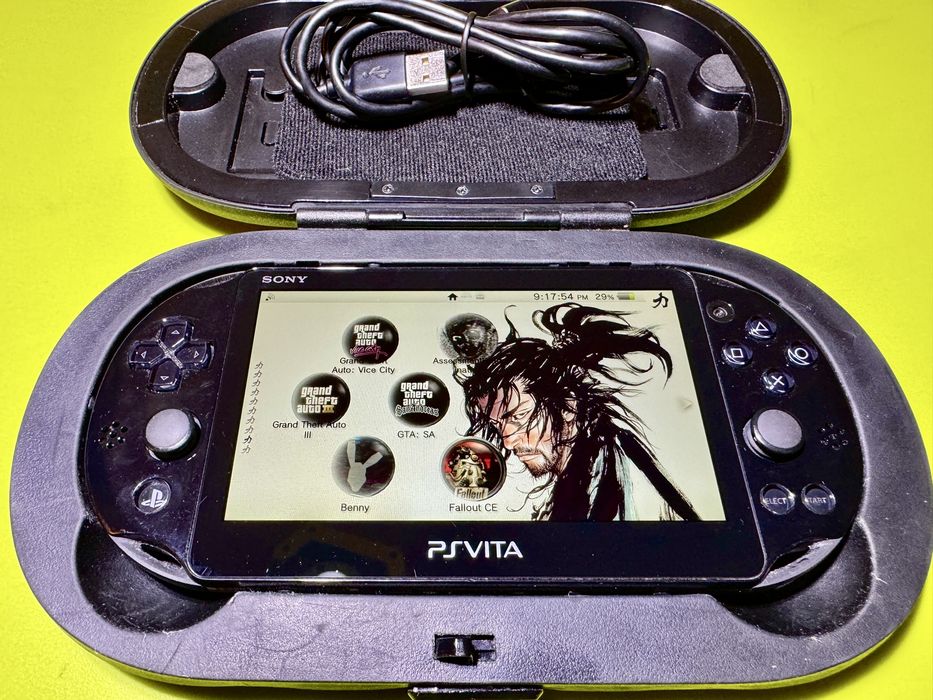 PS VITA 1000. Modata. Impecabila.