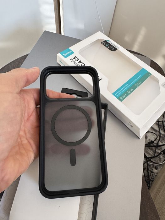 Кейс за Iphone 17 pro max Benks