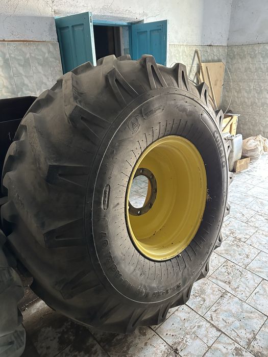 Шины на комбайн John Deere и другие
