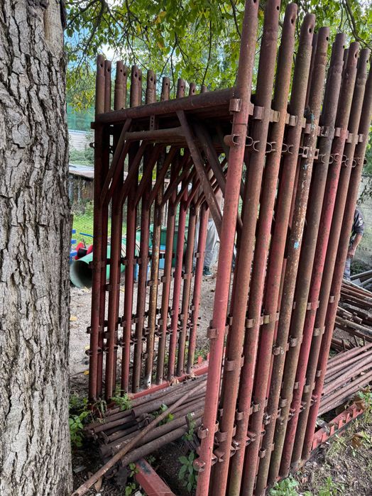 Schelă metalica de inchiriat  - Itaia