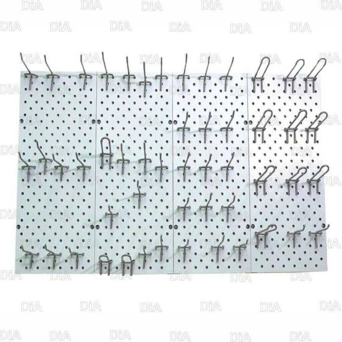 Перфопанель, do'konda ilgaklar uchun teshilgan panel