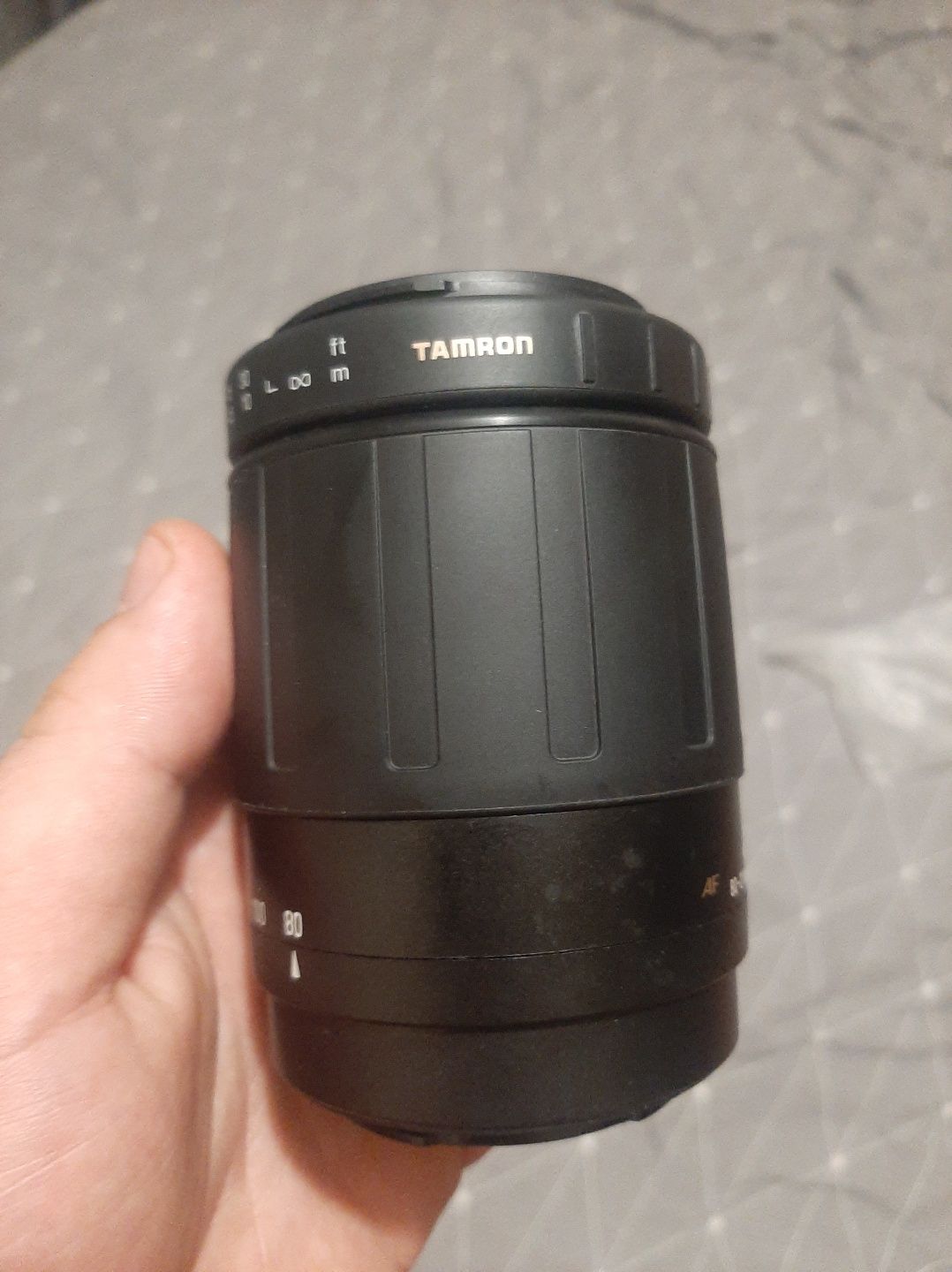 Обектив Tamron 80-210