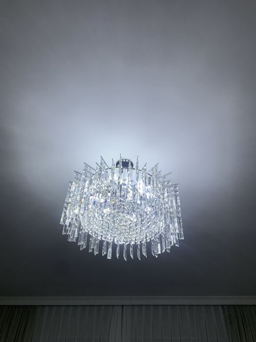 Продам люстры 2 шт в отличном состоянии