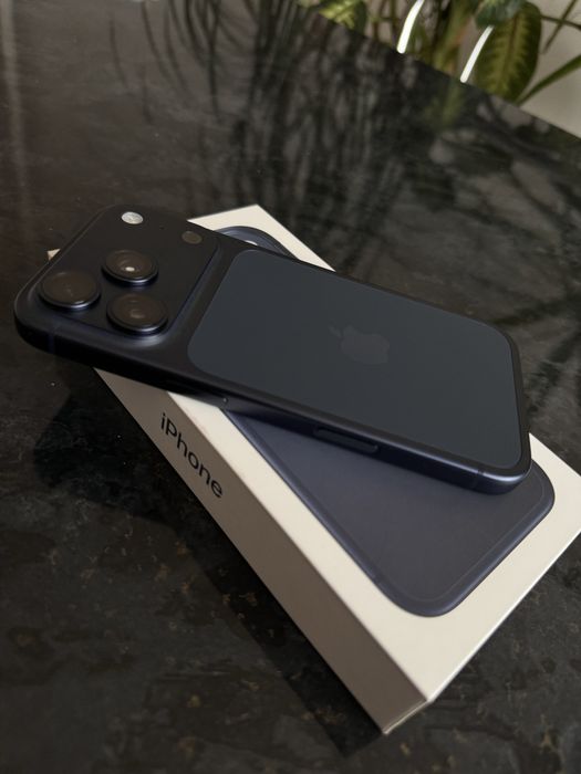 Iphone 17 pro  deep blue 1TB NOU