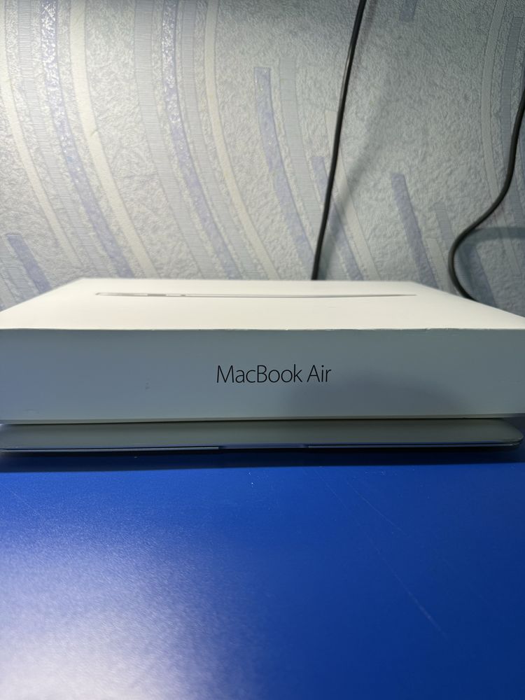 MacBook Air 2017 | 13” | Core i5 | 128GB SSD | Хорошее состояние