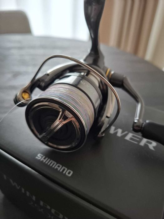 Mulineta Shimano Twin Power FE 2500 S in garantie !