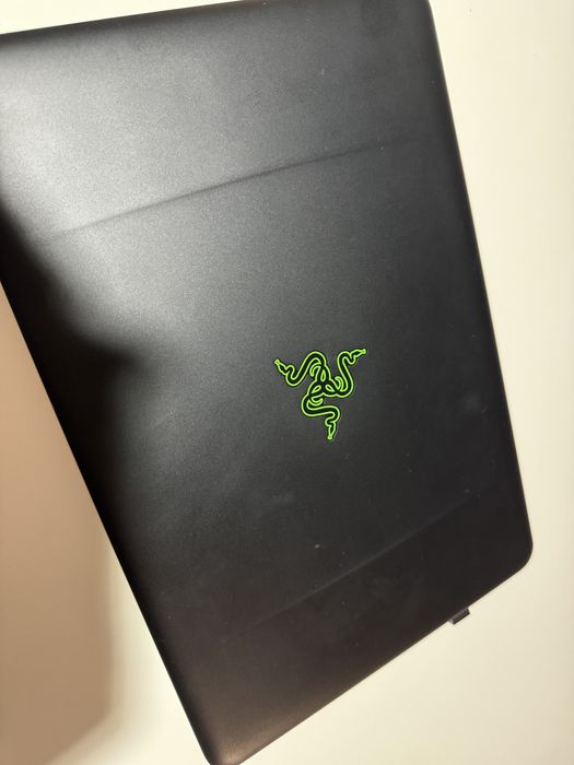 Laptop gaming ASUS Razer RZ 09 i7 - display cu touchscreen